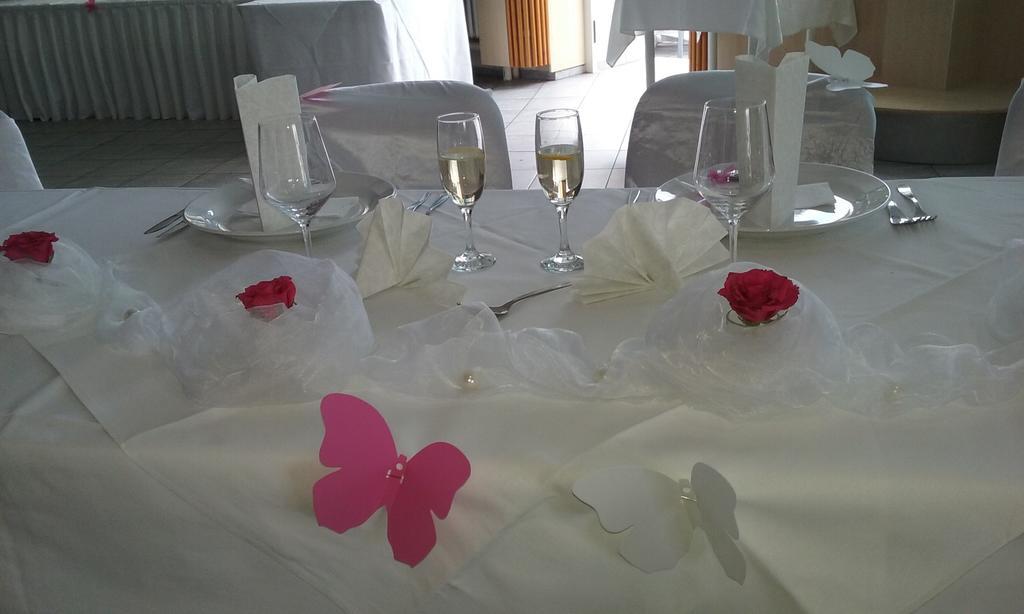Hotel Rozvoj Klatovy Extérieur photo