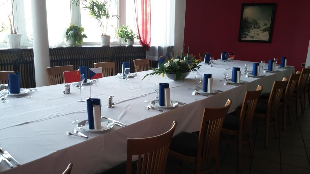 Hotel Rozvoj Klatovy Extérieur photo