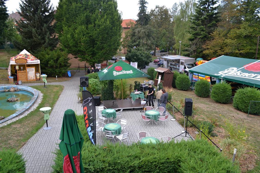 Hotel Rozvoj Klatovy Extérieur photo