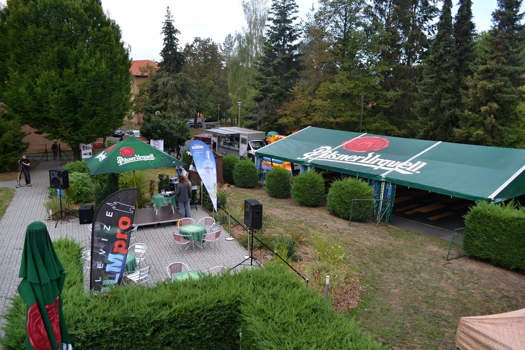 Hotel Rozvoj Klatovy Extérieur photo