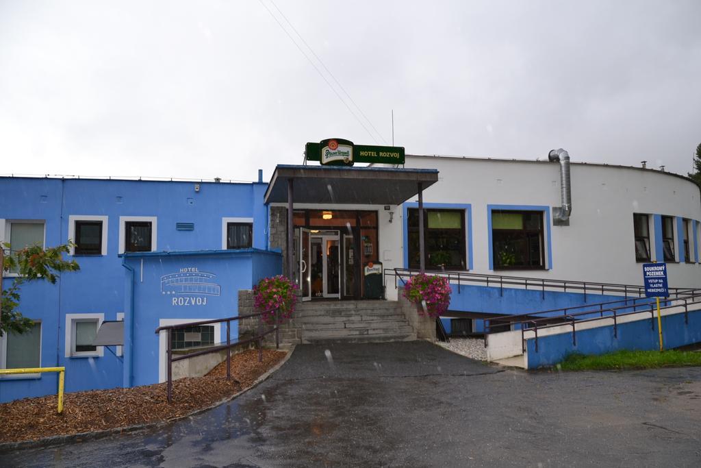 Hotel Rozvoj Klatovy Extérieur photo