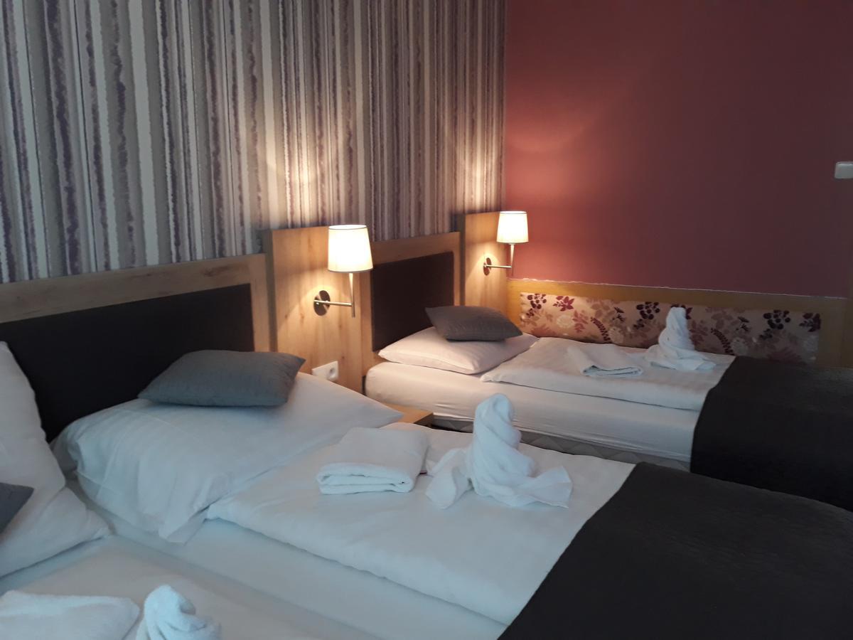 Hotel Rozvoj Klatovy Extérieur photo