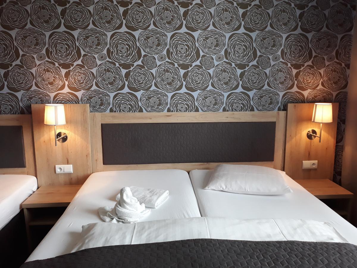 Hotel Rozvoj Klatovy Extérieur photo